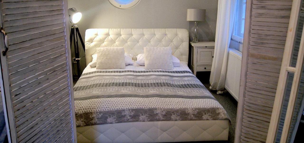 Fregata Bed & Breakfast Zagorze Slaskie Ngoại thất bức ảnh